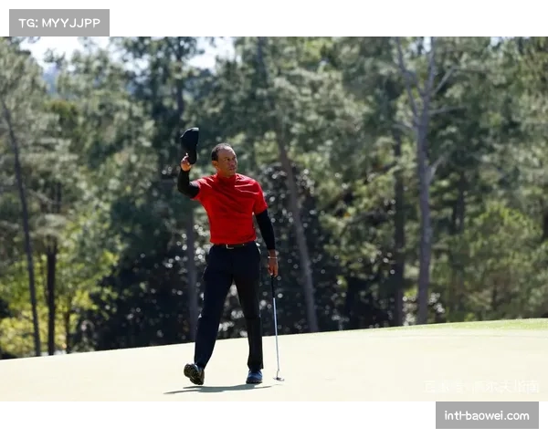 高尔夫美国大师赛，舍夫勒以一杆优势赢得个人第二件绿夹克